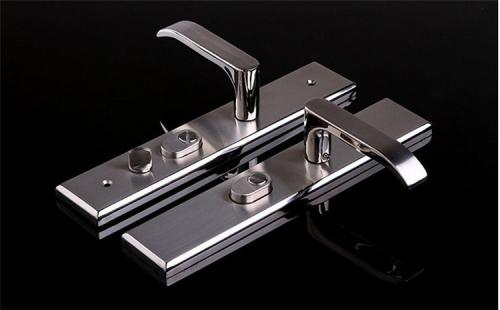 门锁关不上，很难锁上的原因找到了